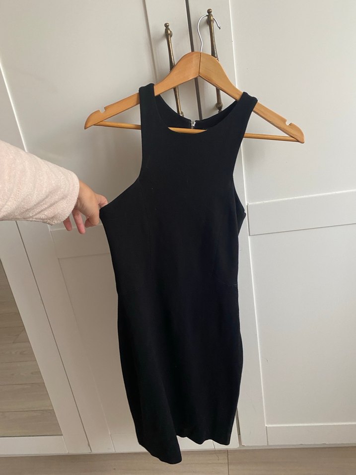 Siyah Yüksek Yakalı Kolsuz mango Elbise - Görsel 5