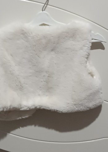 Kız Çocuk Beyaz Kürklü Bolero - Görsel 3
