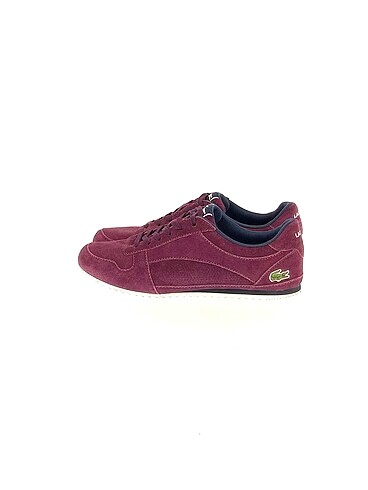 Lacoste Spor Ayakkabı %70 İndirimli.