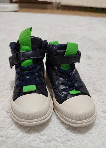 Erkek Çocuk Renkli Bağcıklı ve Cırtlı Bot - Görsel 2