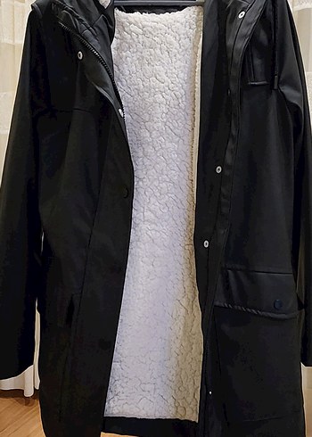 Siyah Kapüşonlu Düğmeli Kadın mont - Görsel 10