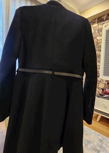 Kemer Detaylı Siyah Kaban - Görsel 6