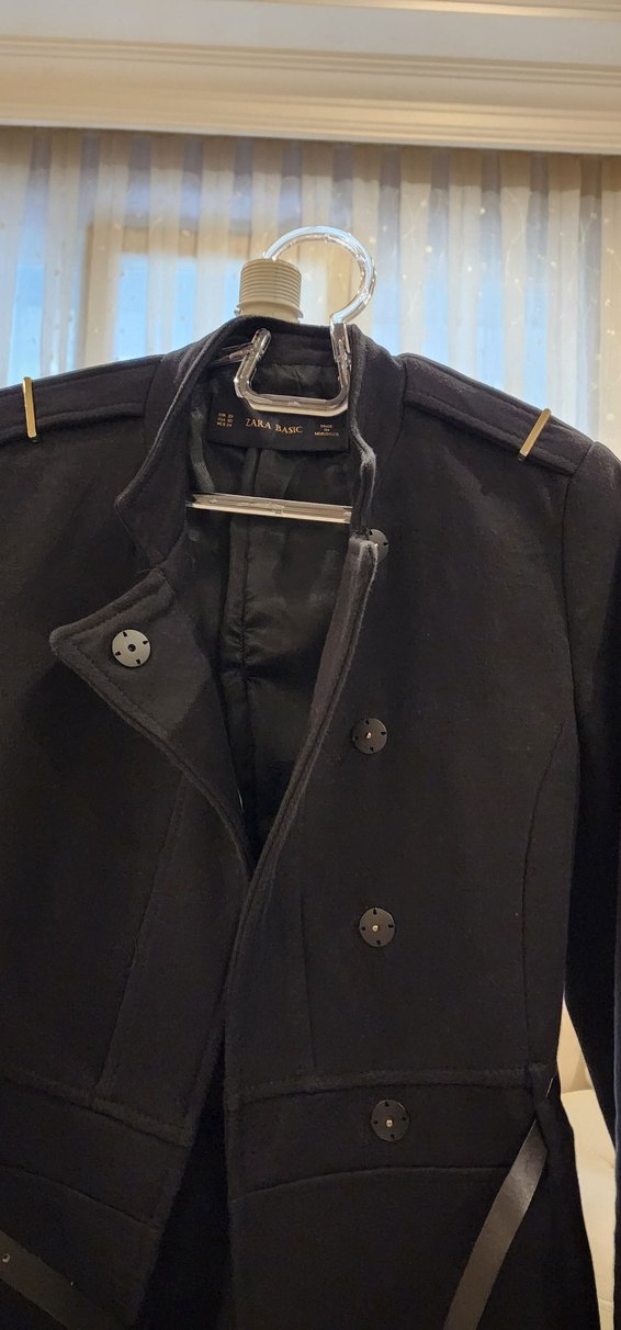 Kemer Detaylı Siyah Kaban - Görsel 4