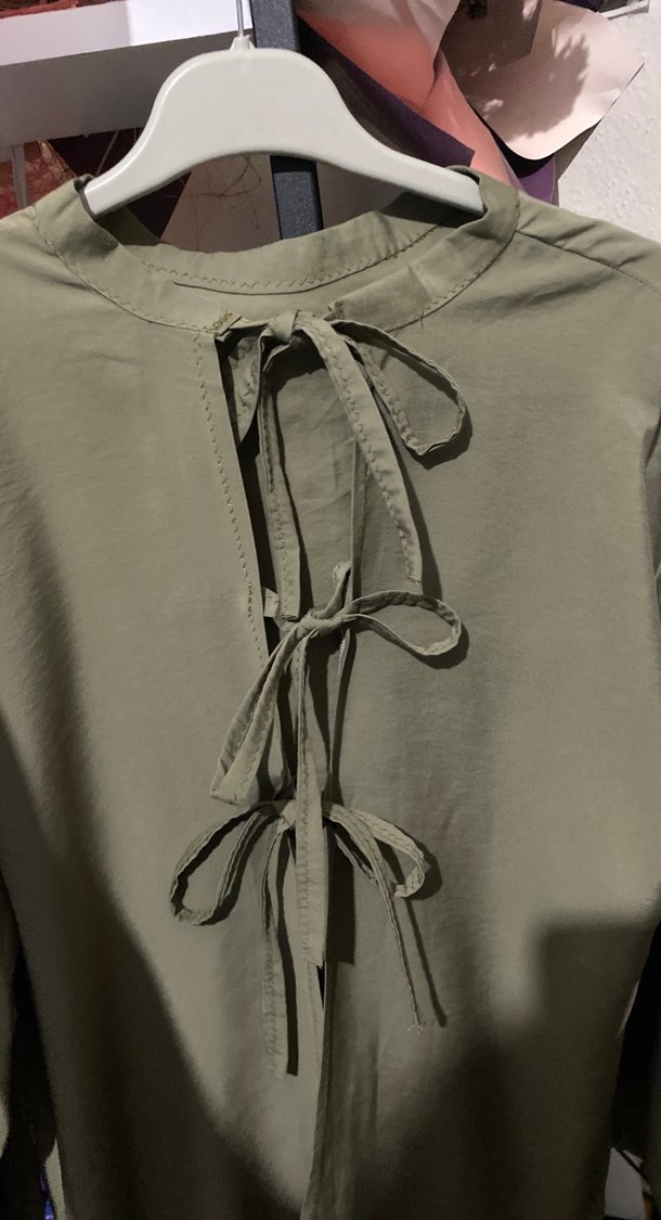 Kadın Haki Uzun Kollu Fiyonklu Bluz - Görsel 3