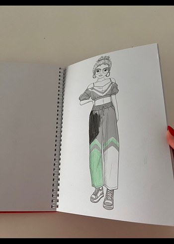 Model Kızlar Çizim Defteri ve Renkli Kalem Seti - Görsel 5