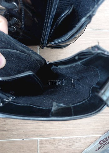 Parlak Siyah Rugan Topuklu Gotik Kadın Botları - Görsel 6