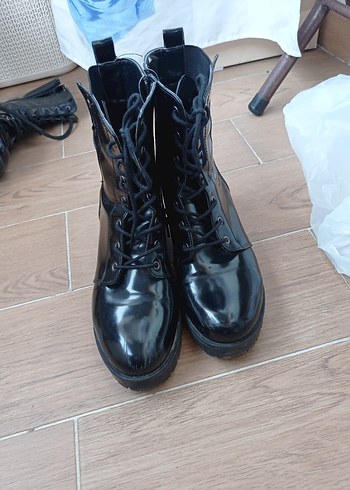 Siyah rugan Deri Gotik Kadın Botları - Görsel 3