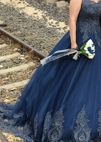 Dantel İşlemeli Lacivert Uzun Nişan Elbisesi - Görsel 3