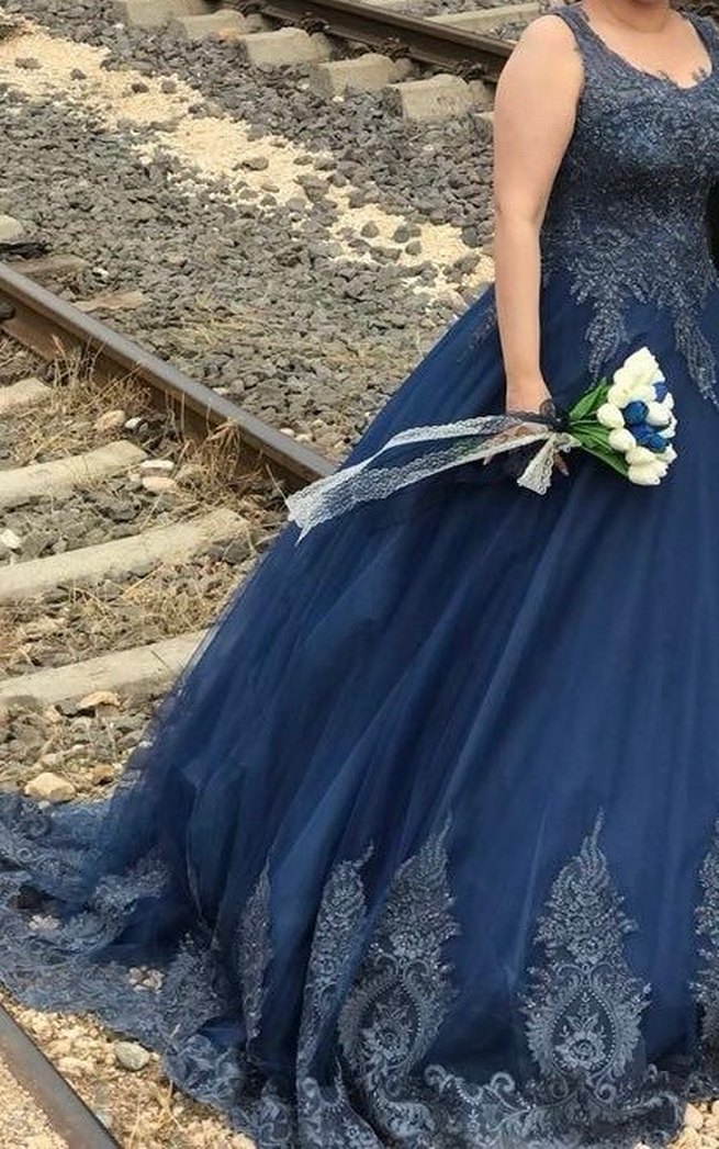 Dantel İşlemeli Lacivert Uzun Nişan Elbisesi - Görsel 3