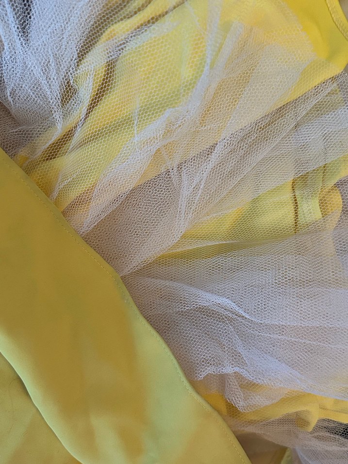 Sarı Kuyruklu Drapeli Uzun Balık Model Abiye Elbise - Görsel 5