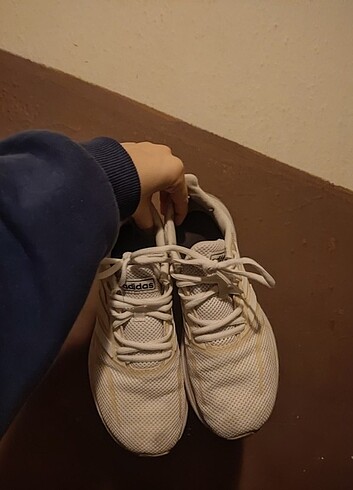 Adidas beyaz ayakkabı
