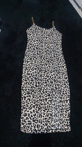 Yırtmaçlı leopar elbise