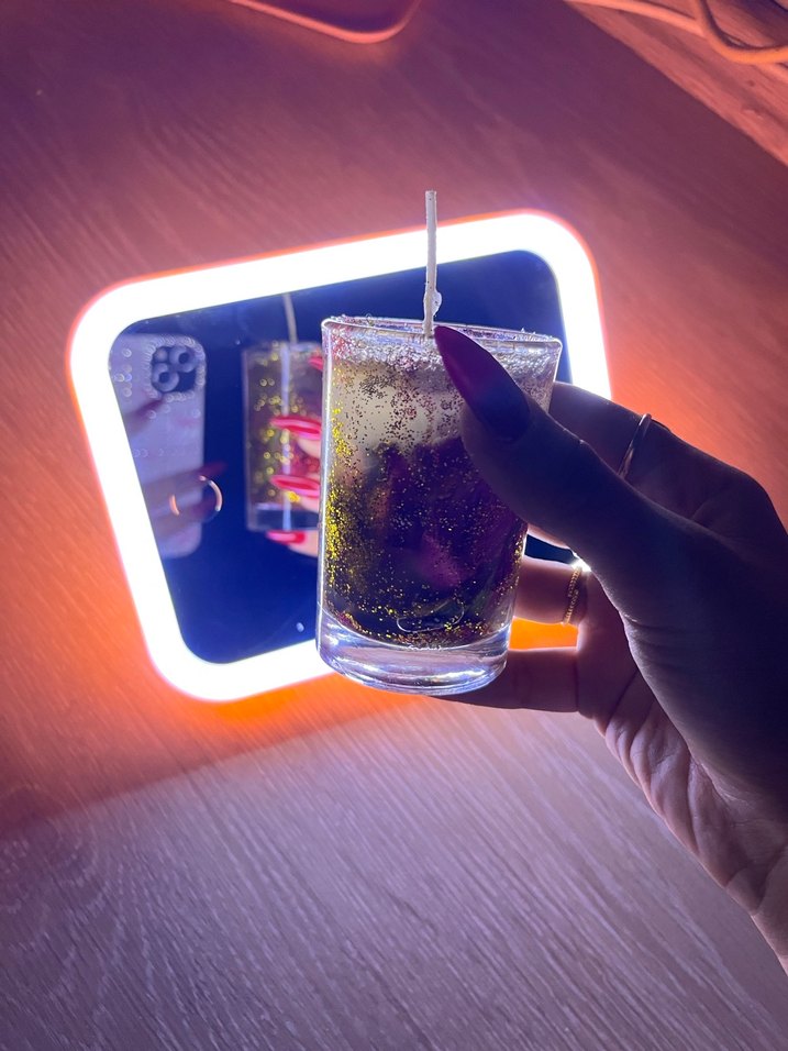 İçi gül ve simlerle dolu kokulu mum - Görsel 2