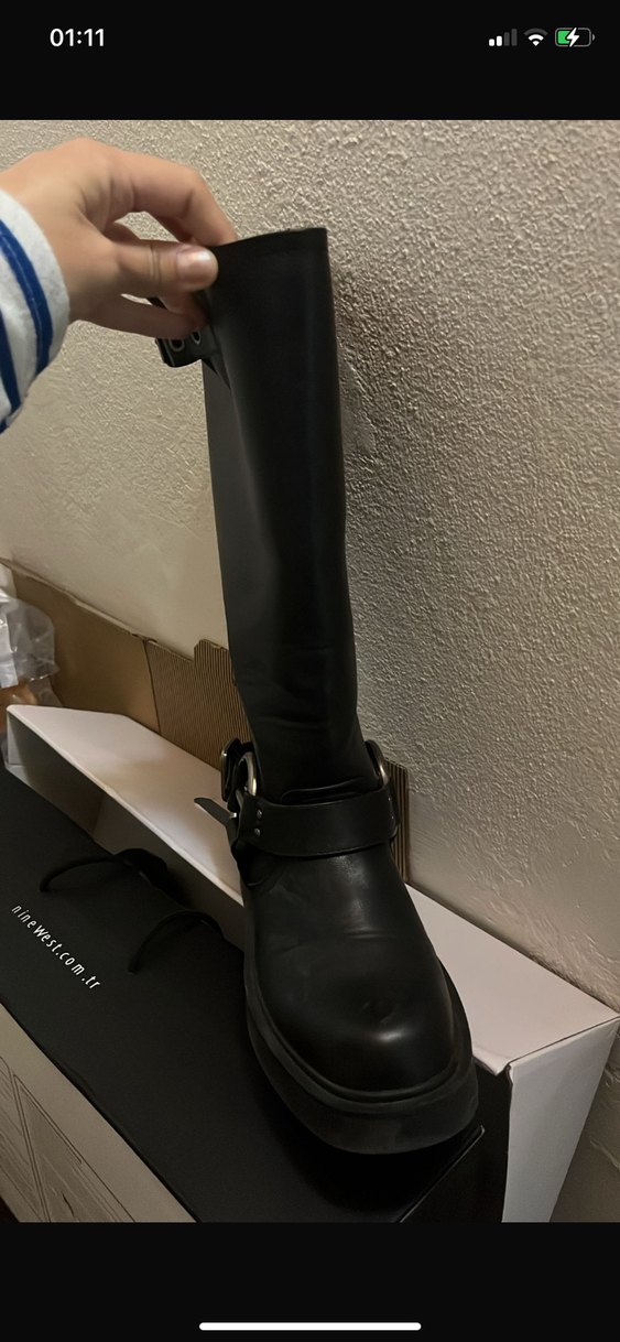 Tokalı Siyah Deri Dizüstü Kadın Çizme - Görsel 3