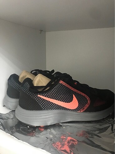 38,5 Beden Nike revolution 3 Siyah Ayakkabı