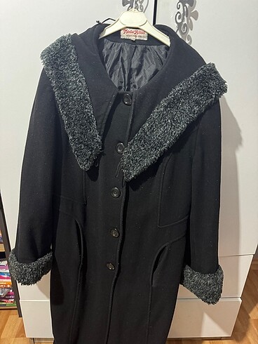 Yves Saint Laurent Kadın kaban kürk