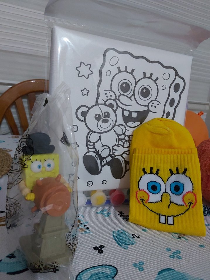 Sünger Bob Figürü + Çorabı + Tuvali - Görsel 3