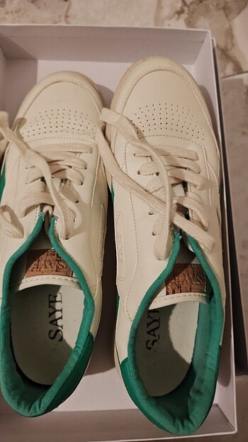 Saye Marka Sneakers
