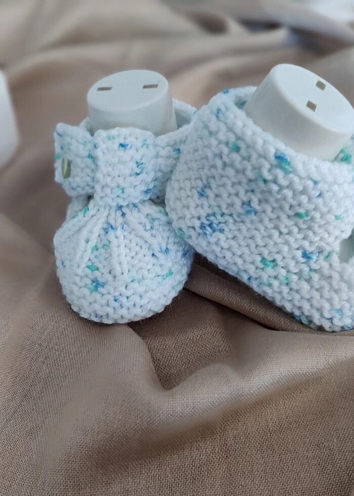 DÜĞMELİ BANTLI BEBEK ÖRGÜ PATİK - Görsel 2