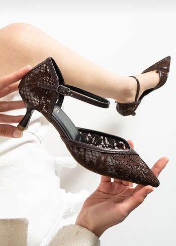 Kadın 6 cm topuklu sivri burun dantel dokulu bilekten bantlı - Görsel 16