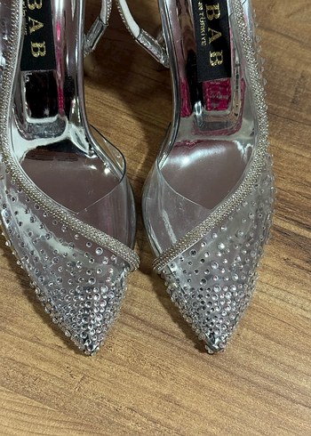 Kadın gümüş şeffaf taş detaylı şeffaf topuklu ayakkabı - Görsel 3