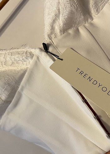 Trendyolmilla Dantel Detaylı V Yakalı Beyaz Bustiyer - Görsel 2