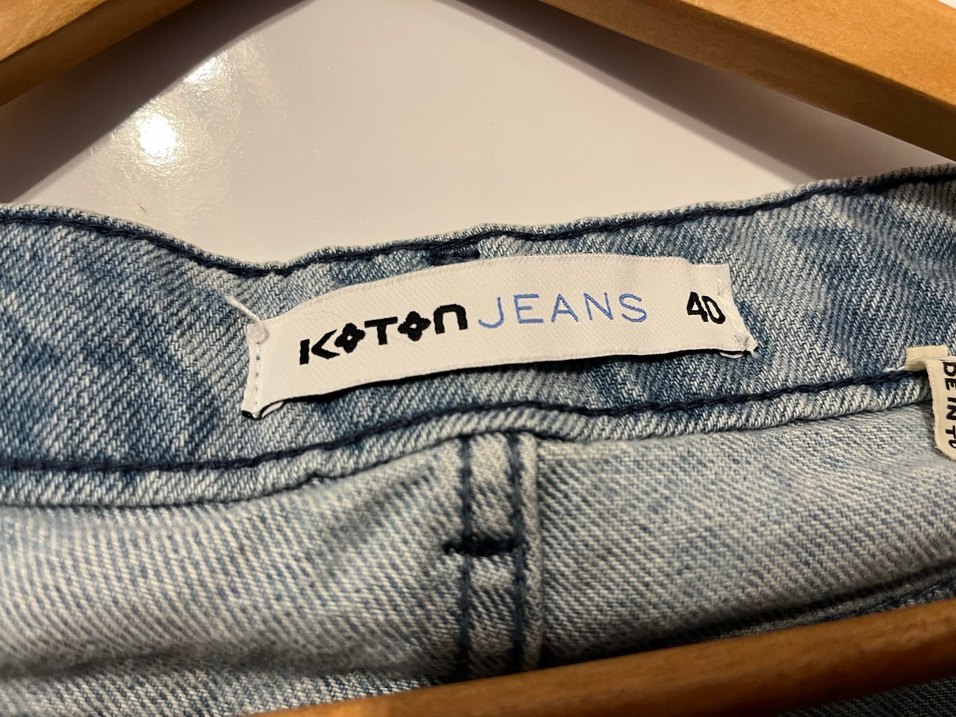 Düğmeli Batik Desenli Kadın Kot Şort - Görsel 3