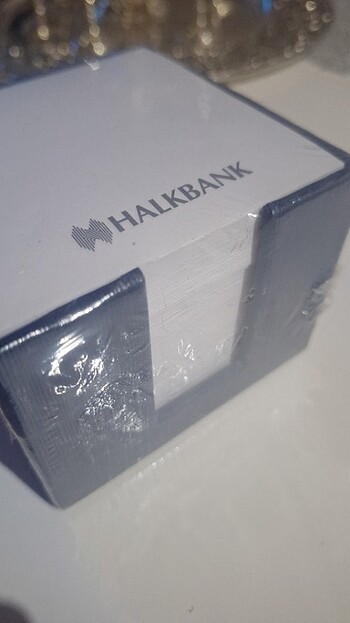 Kare kutuda beyaz sayfalı blok not - Görsel 2