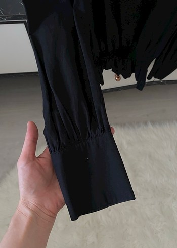 Trendyol & Milla Siyah Piliseli Keten Kadın Bluz