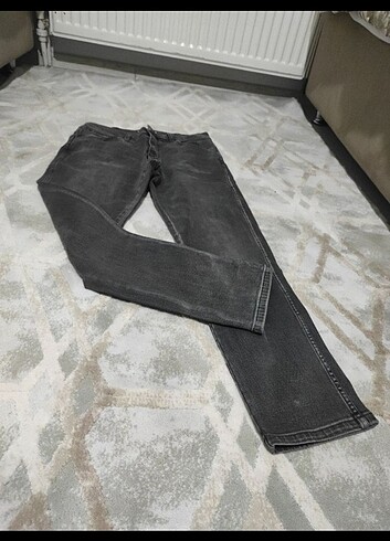 32 Beden siyah Renk Wrangler