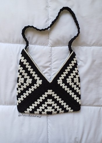 Motif Siyah Örgü Çanta