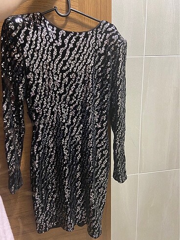 Bershka elbise etiketli