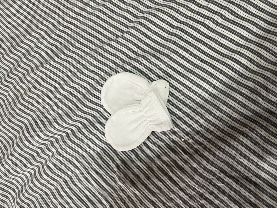 Kız Çocuk Beyaz Fırfırlı Eldiven - Görsel 2