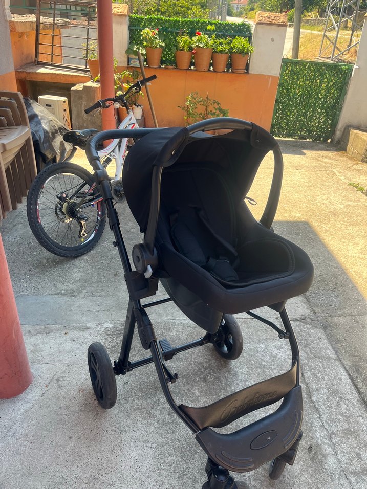 Siyah Bebek Arabası - Görsel 3