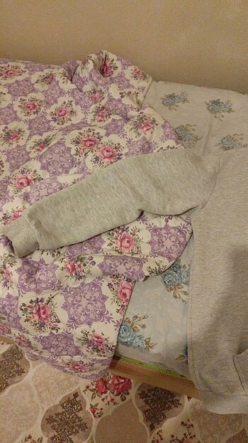 Az kullanılmış kapşonlu sweatshirt  - Görsel 2