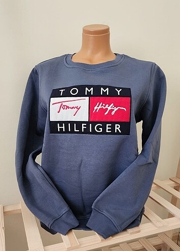 m Beden Tomy Hilfiger Kadın Sweatshirt