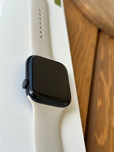 Beden Apple SE 2. Nesil