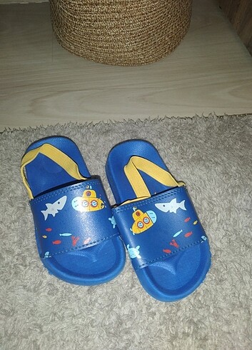 22 Beden 2 adet sandalet