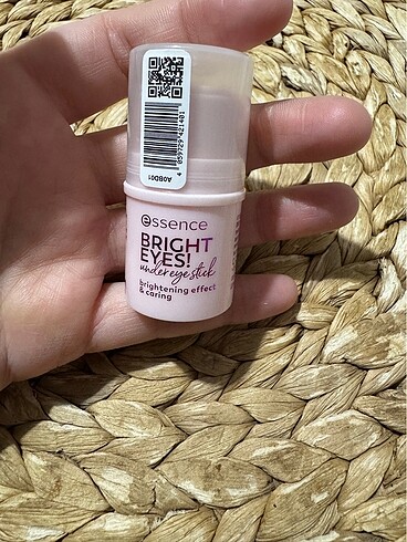 Essence Aydınlatıcı Kapatıcı
