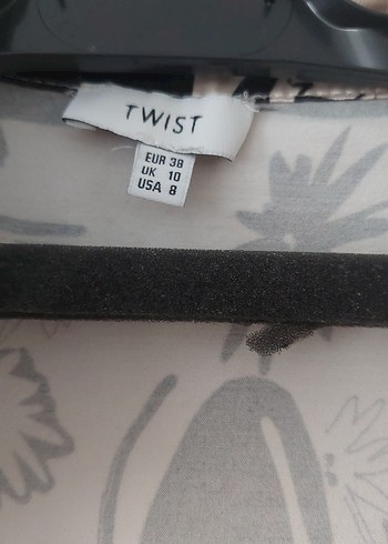 V Yaka Kısa Kollu Desenli Bej Elbise - Görsel 3