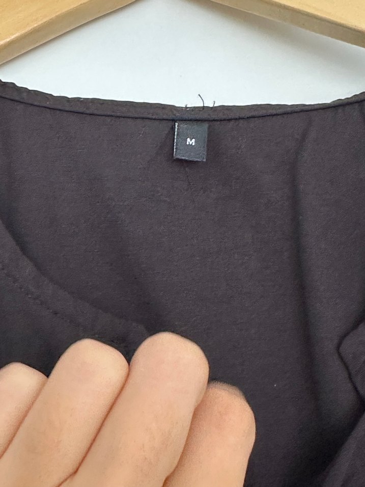 Siyah önden bağlamalı Kolsuz bluz M beden - Görsel 3