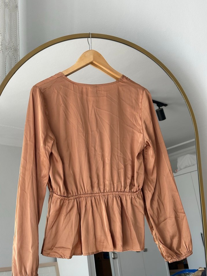 Bej V Yaka Uzun Kollu saten Bluz s beden - Görsel 2