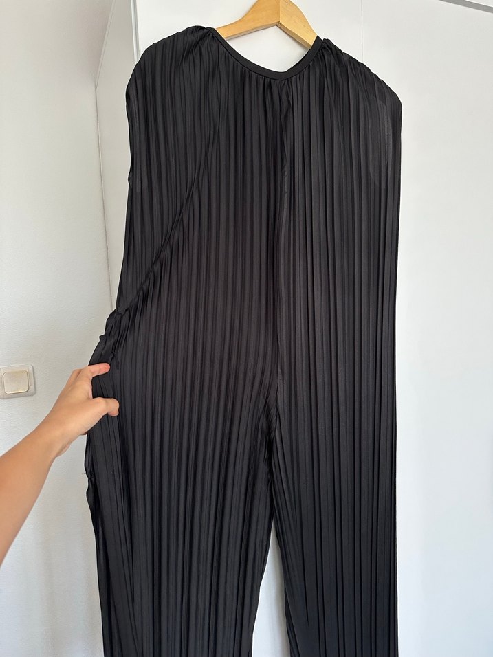 Kadın Siyah Pilili tulum - Görsel 2