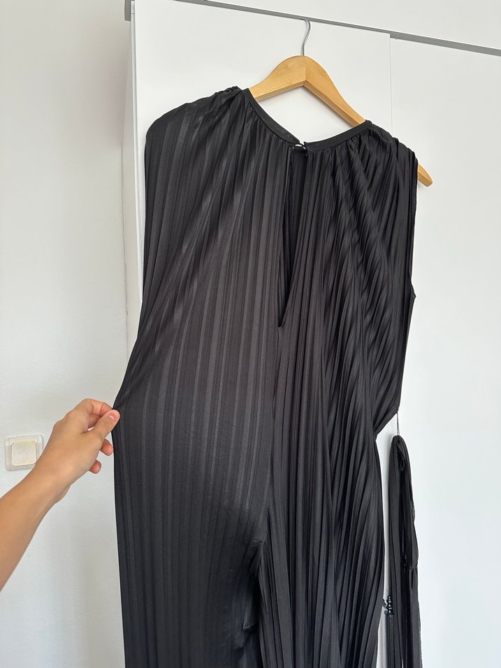 Kadın Siyah Pilili tulum - Görsel 3