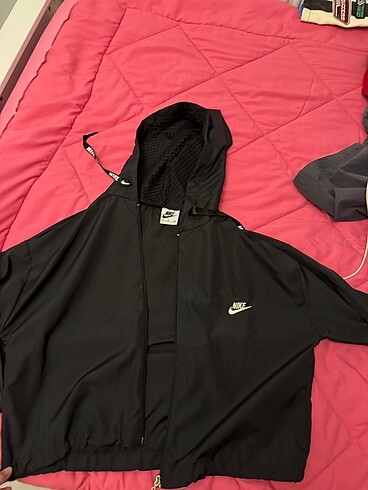 Nike yağmurluk
