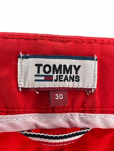 30 Beden kırmızı Renk Tommy Hilfiger Mini Şort %70 İndirimli.