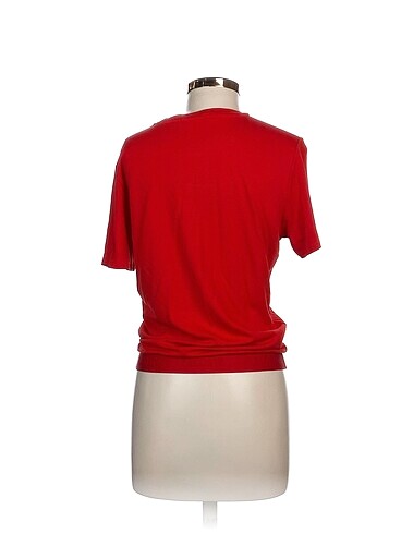 40 Beden Lacoste T-shirt %70 İndirimli.