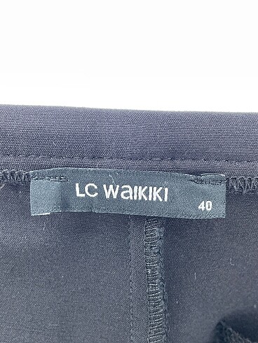 42 Beden siyah Renk LC Waikiki Mini Şort %70 İndirimli.