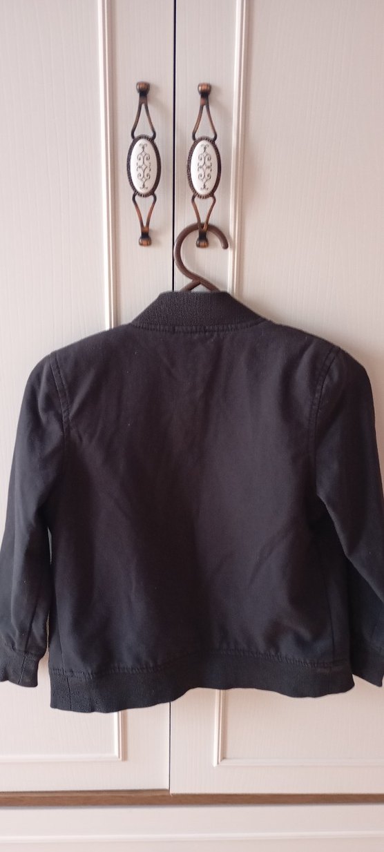 Erkek Çocuk Mavi Fermuarlı Yelek ve siyah ceket - Görsel 3