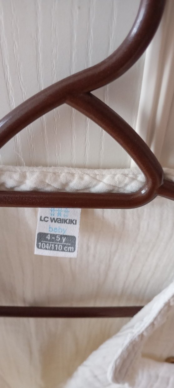 2 adet Beyaz  Kısa Kollu Gömlek ve siyah pantolon - Görsel 3